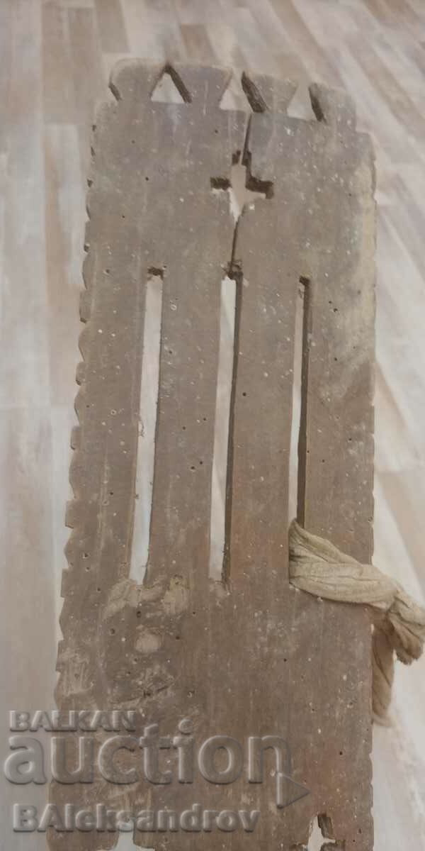 Delivery of Old hand-carved khurka Delivery of Old hand-carved khurka