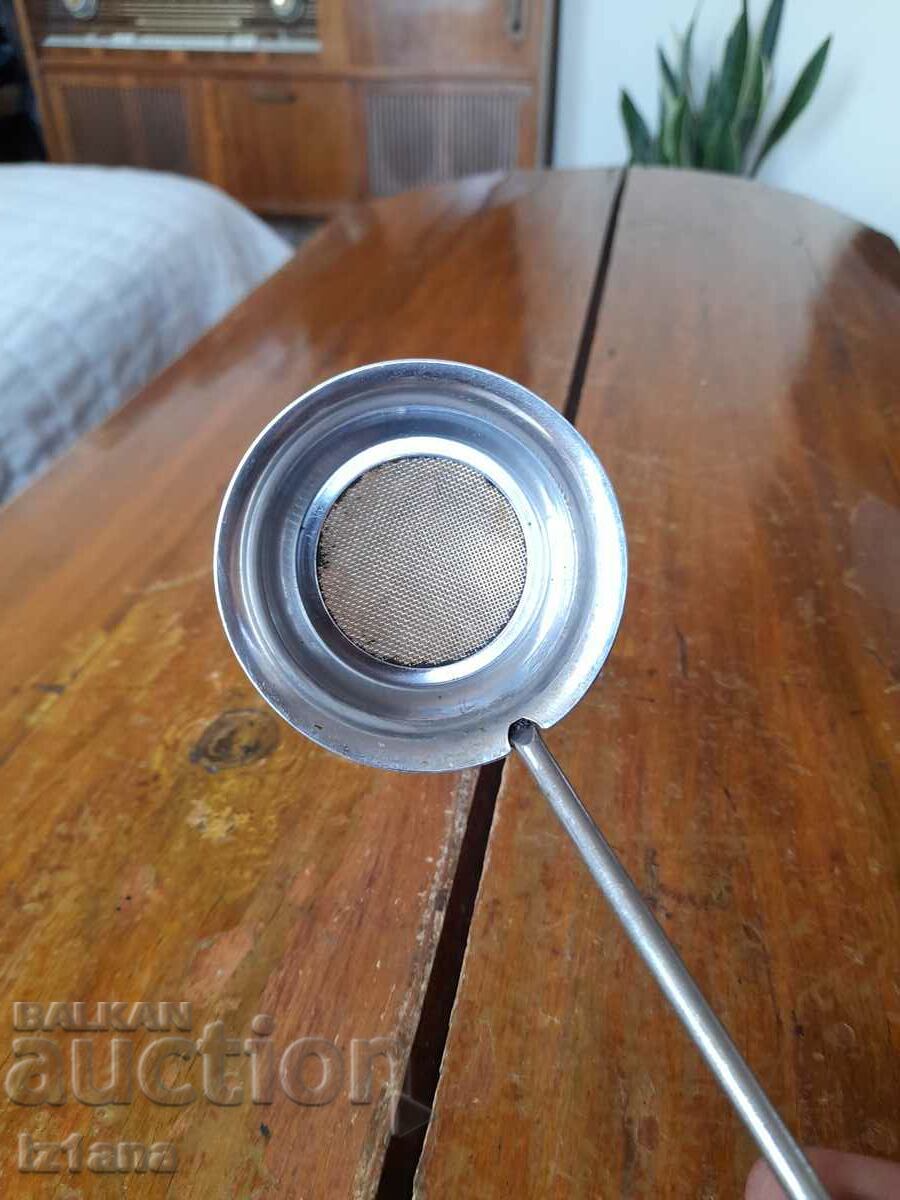 Delivery of An old colander