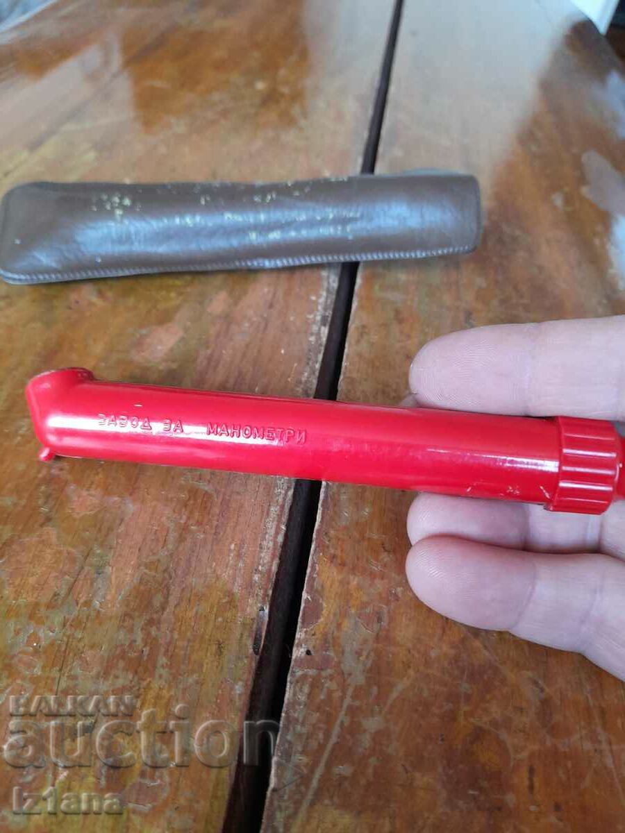 Livrarea Manometru vechi în anvelope Livrarea Manometru vechi în anvelope