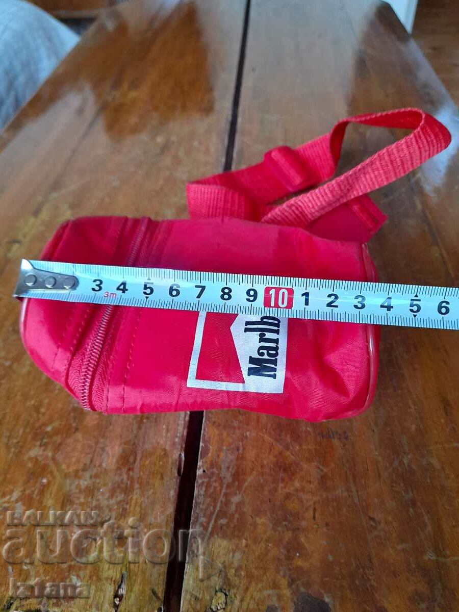 O geantă Marlboro veche - 5