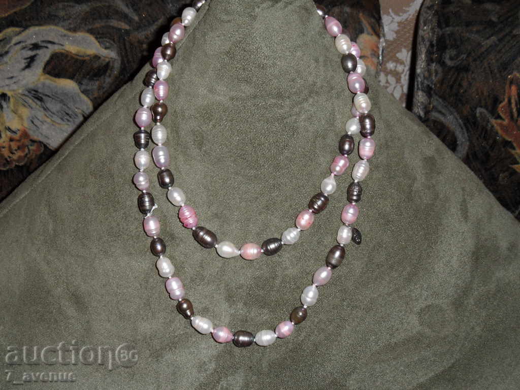 Auction  NECKLACE / NECKLACE of natural pearls in 3 colors
