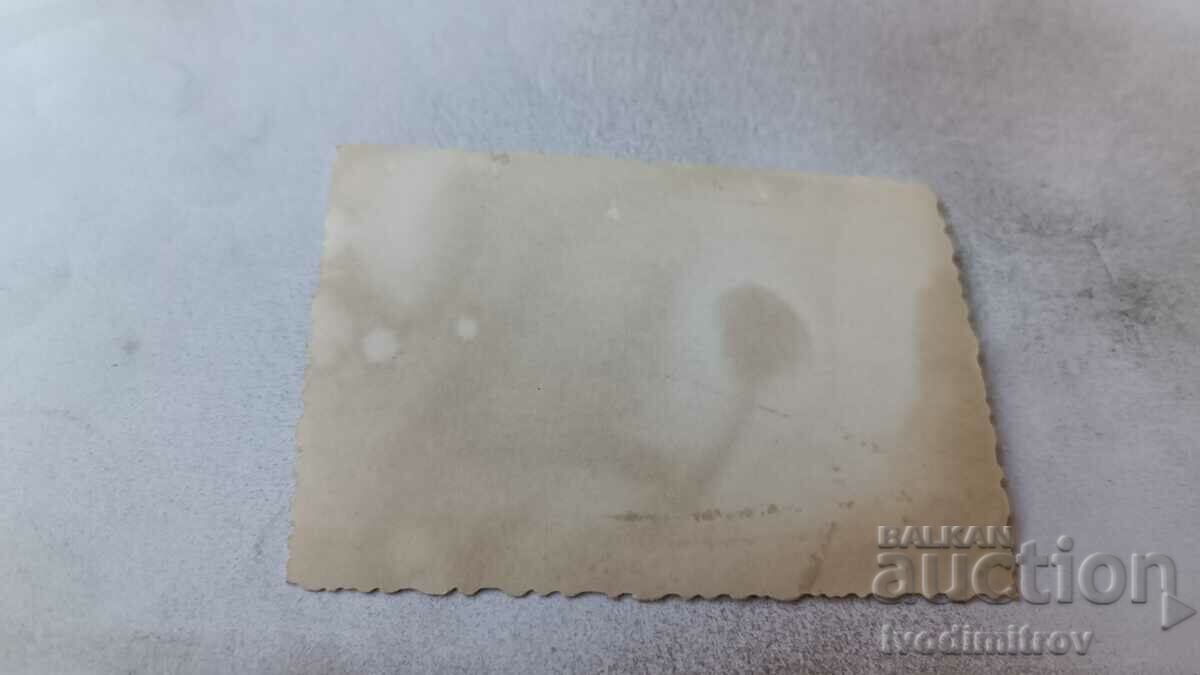 Photo Three young men ready to jump into a swimming pool with price 2.65 BGN | € 1.35 Photo Three young men ready to jump into a swimming pool with price 2.65 BGN | € 1.35