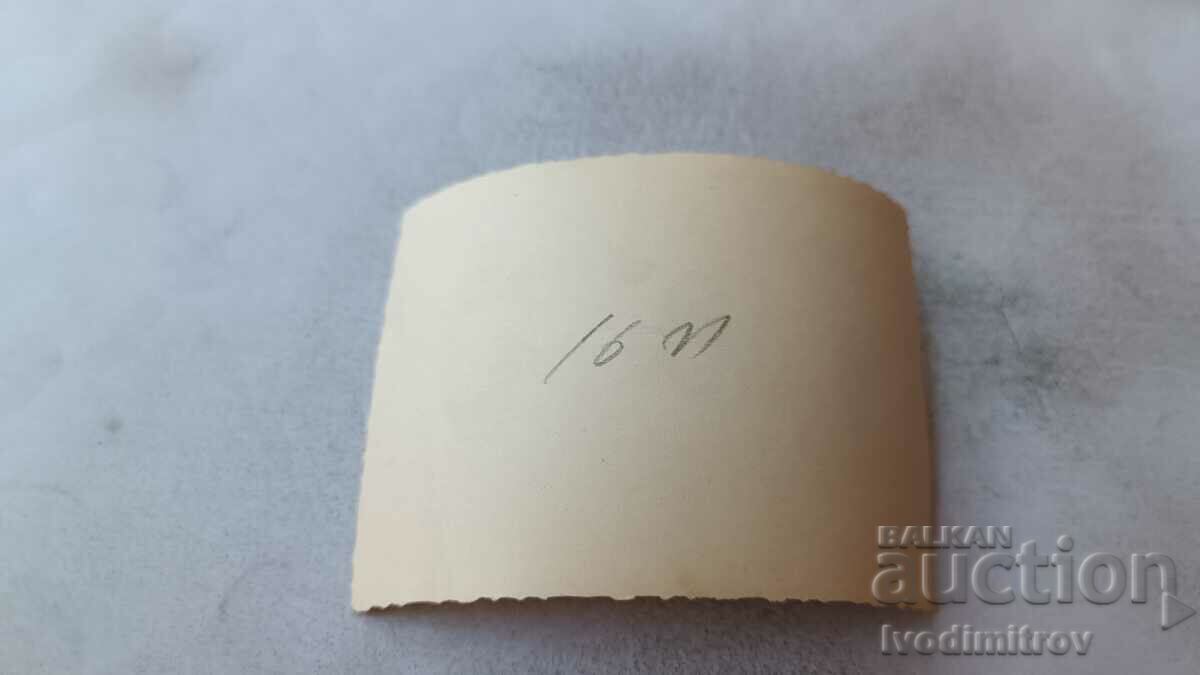 Foto Băiat și fată pe plajă cu preț 1.45 BGN | € 0.74 Foto Băiat și fată pe plajă cu preț 1.45 BGN | € 0.74