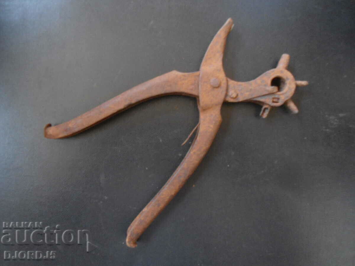 Old tool, interior with price 2.00 BGN | € 1.02 Old tool, interior with price 2.00 BGN | € 1.02