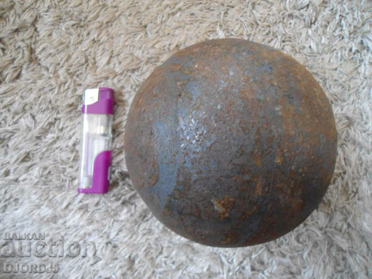 Delivery of Old cannonball, about 8 kg.