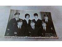 Photo Pilots and flight attendants