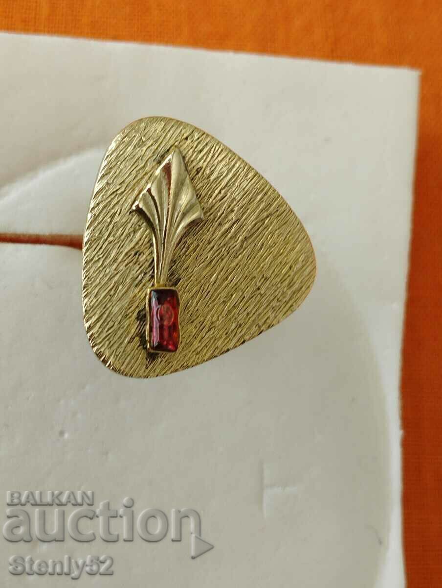 Licitație 1 buc. Mâner vechi, împingător cu piatră de rubin Licitație 1 buc. Mâner vechi, împingător cu piatră de rubin