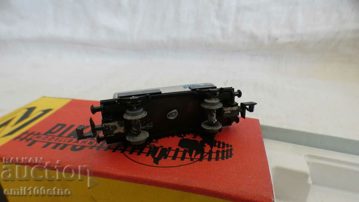 Παράδοση Βαγόνι βυτιοφόρων τρένου PIKO N Παράδοση Βαγόνι βυτιοφόρων τρένου PIKO N