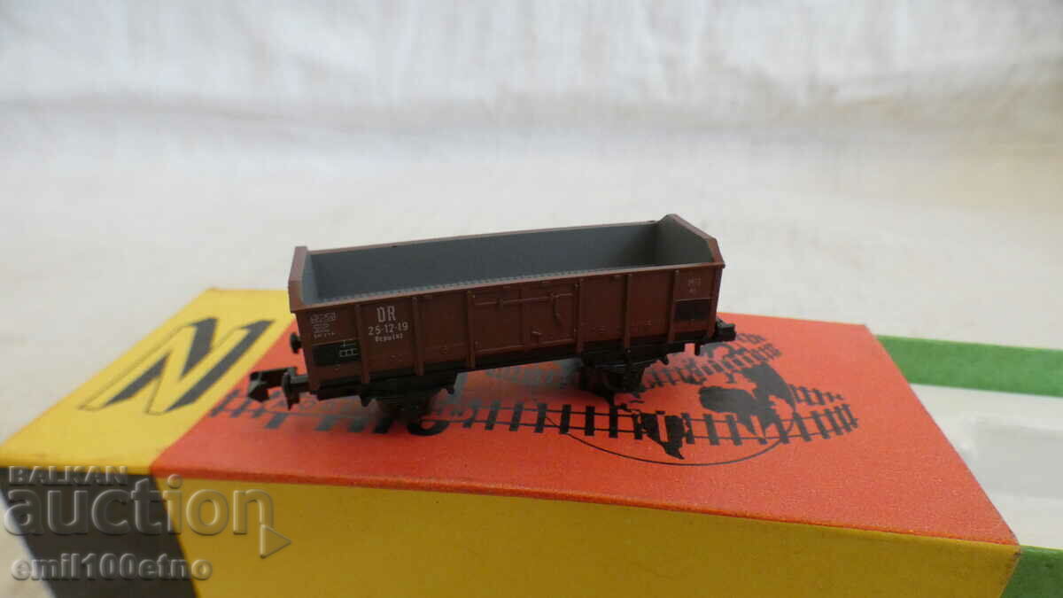 Auction PIKO N train car Auction PIKO N train car