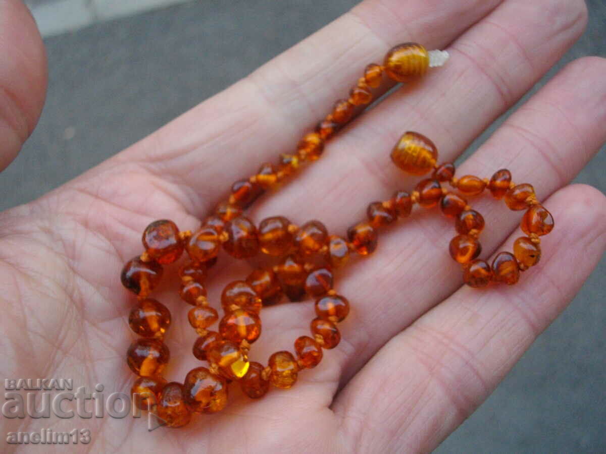 Delivery of OLD CHILDREN'S NECKLACE NECKLACE NATURAL BALTIC AMBER Delivery of OLD CHILDREN'S NECKLACE NECKLACE NATURAL BALTIC AMBER