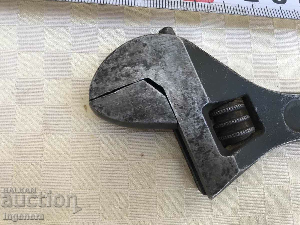 Delivery of FRENCH POCKET WRENCH - OLD ENGLAND Delivery of FRENCH POCKET WRENCH - OLD ENGLAND