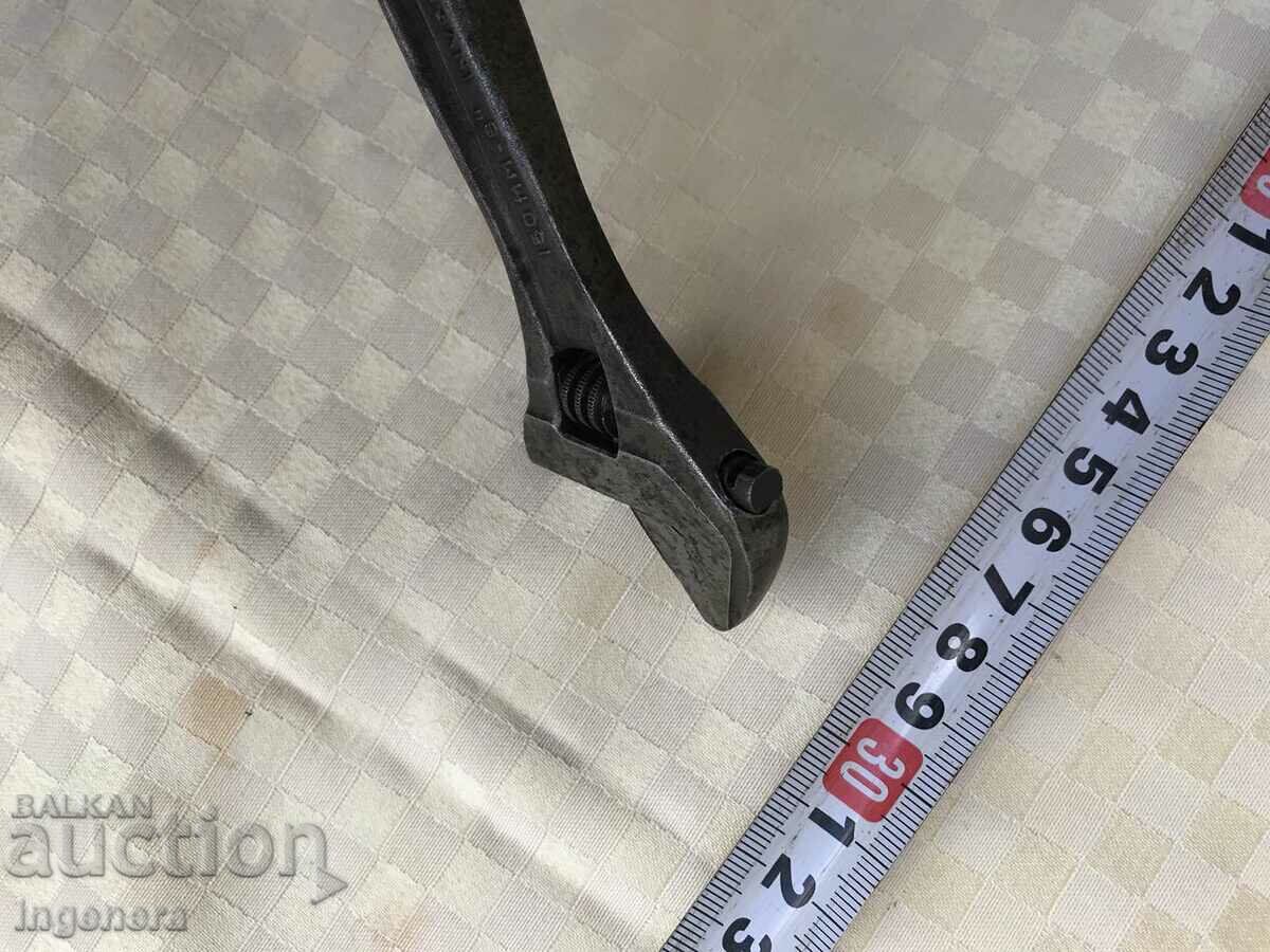 Delivery of FRENCH WRENCH - OLD SWEDEN