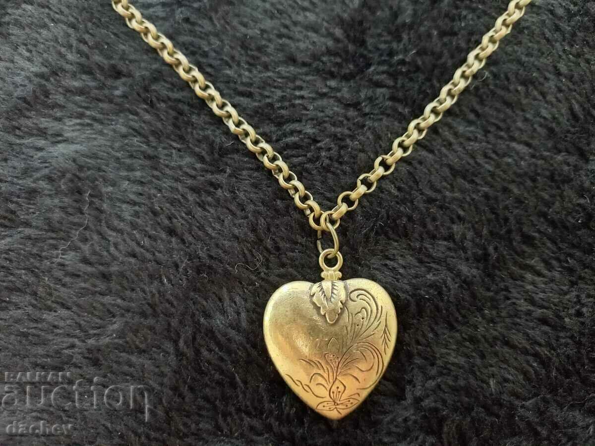 Κόσμημα στολής λαϊκό κολιέ καρδούλα με επιχρυσωμένο κορδόνι με τιμή € 44.00 | 86.06 BGN