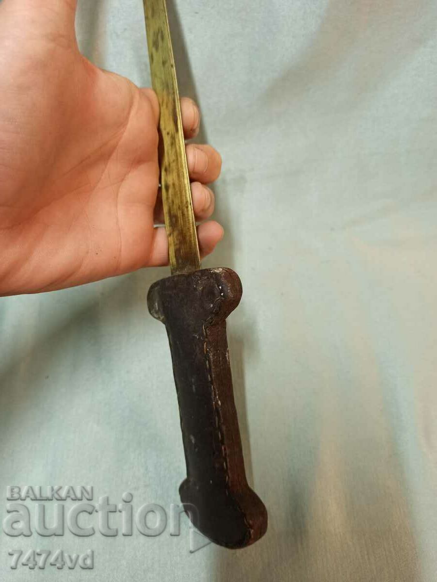 Delivery of OLD KNIFE, DAGGER, BRONZE, LEATHER