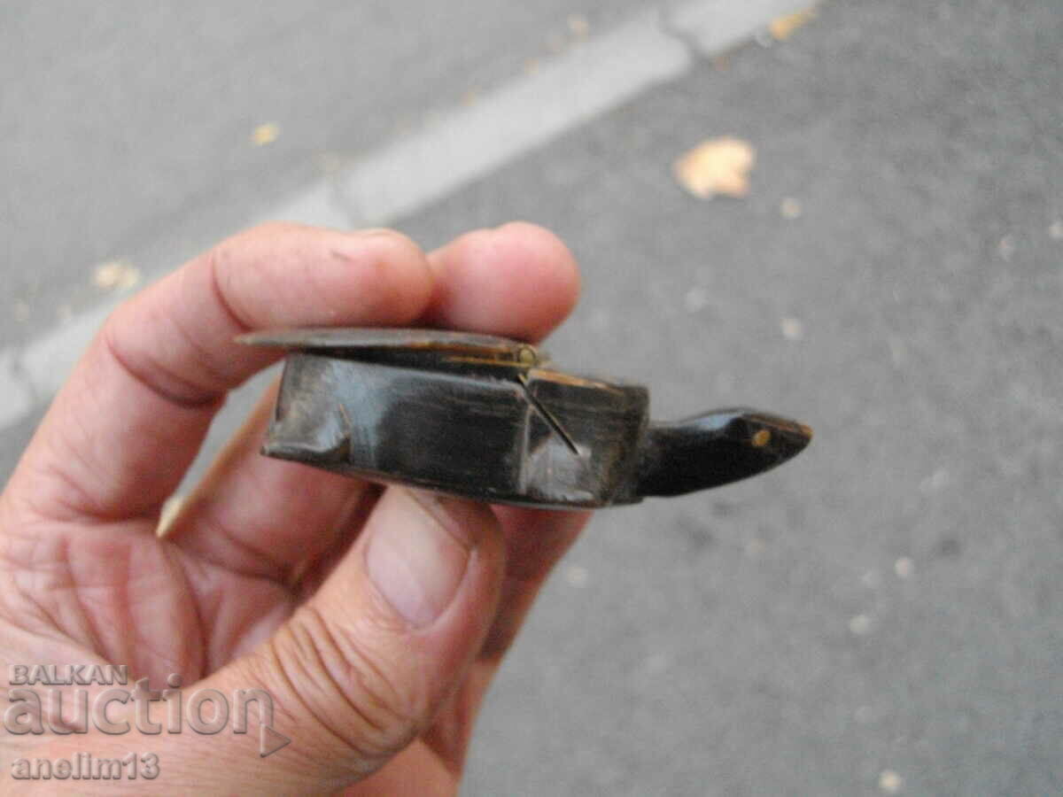 Livrarea CUTIE VECHE DE COARN DE TESTOSĂ Livrarea CUTIE VECHE DE COARN DE TESTOSĂ