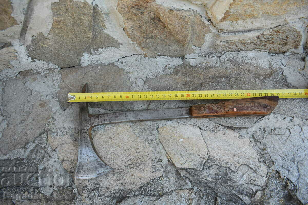Ax digger with price 100.00 BGN | € 51.13 Ax digger with price 100.00 BGN | € 51.13