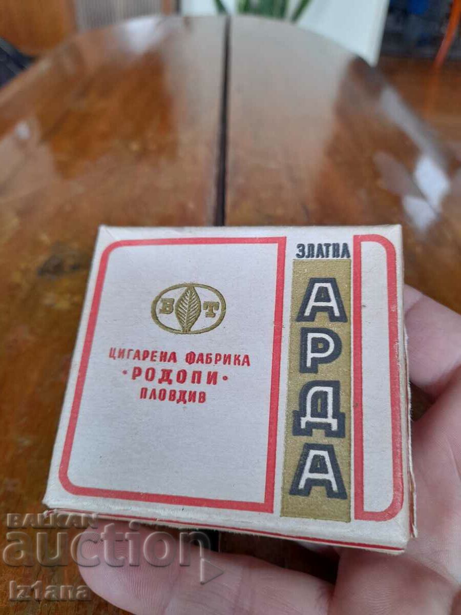 Old box of Zlatna Arda cigarettes with price 20.00 BGN | € 10.23