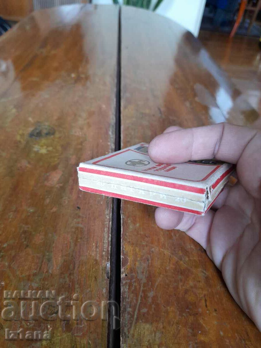 Auction  Old box of Zlatna Arda cigarettes