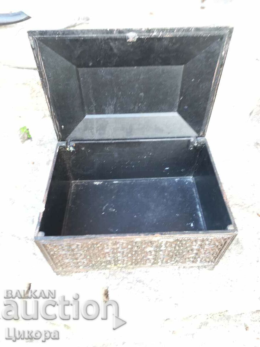 OLD COPPER JEWELRY BOX with price 80.00 BGN | € 40.90 OLD COPPER JEWELRY BOX with price 80.00 BGN | € 40.90