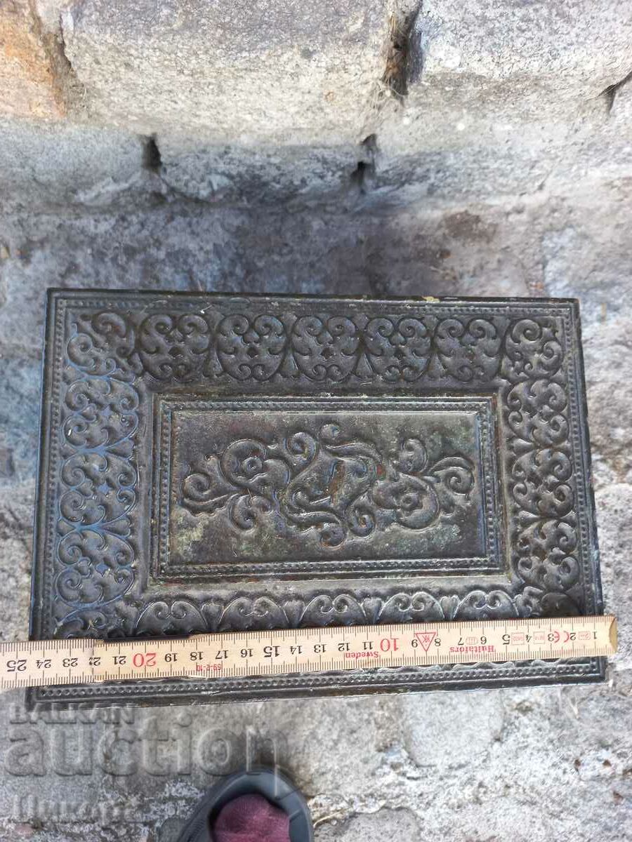 Delivery of OLD COPPER JEWELRY BOX Delivery of OLD COPPER JEWELRY BOX