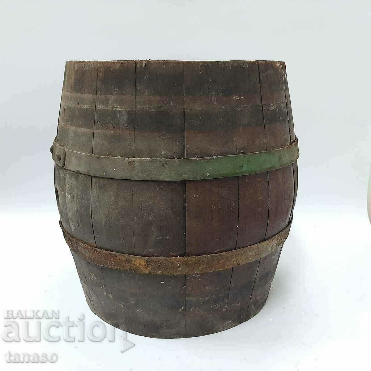 Old oak barrel, buckel(13.1)