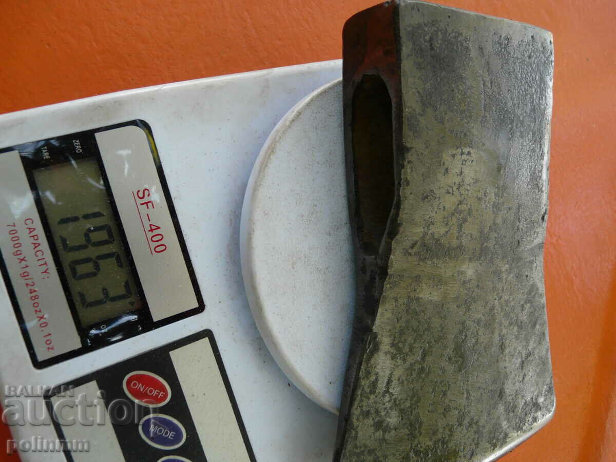 Auction Massive Old Swedish Ax - 432 Auction Massive Old Swedish Ax - 432