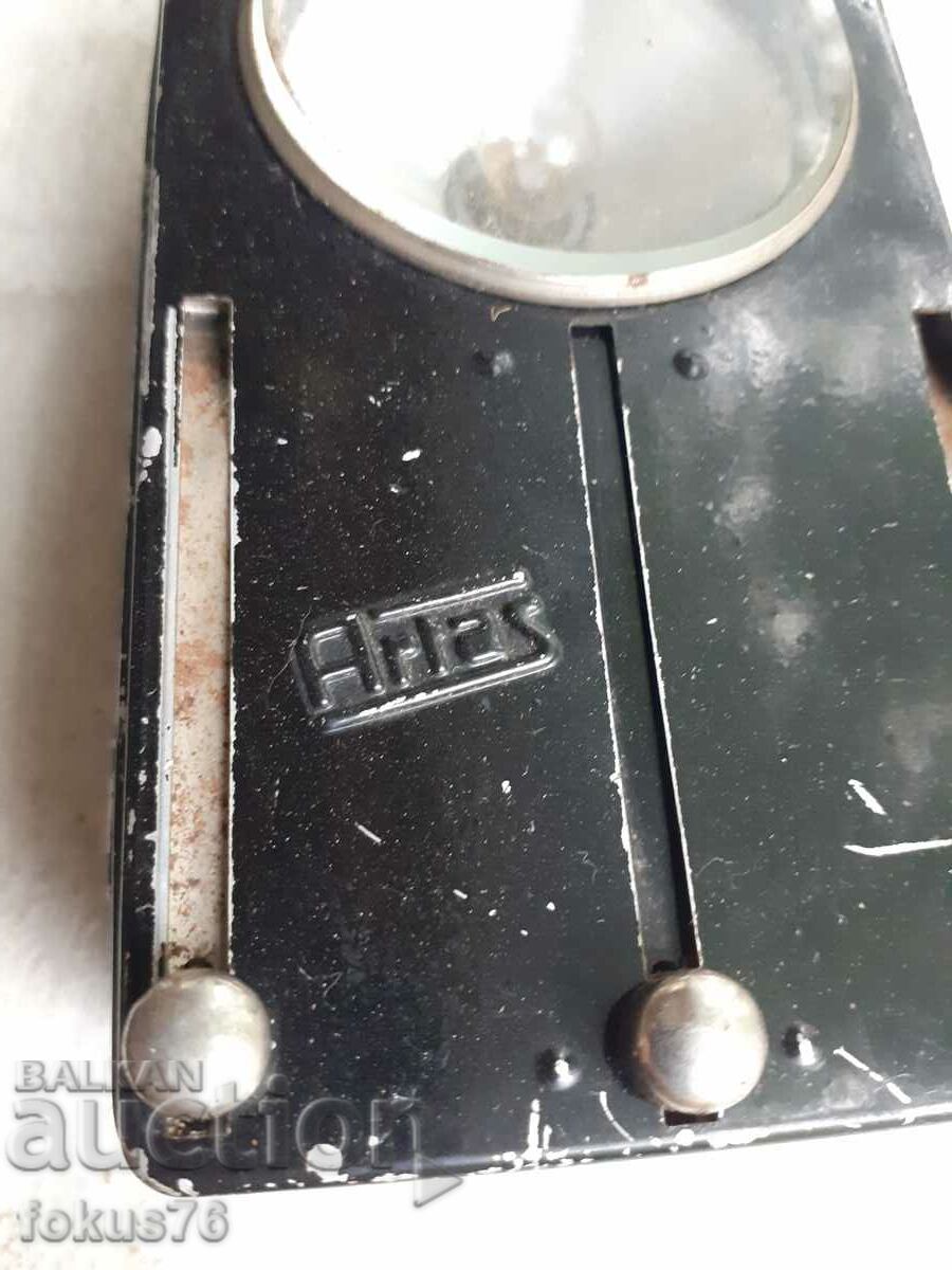 Παλαιός γερμανικός φακός τριχρωμίας σήματος με τιμή 40.00 BGN | € 20.45 Παλαιός γερμανικός φακός τριχρωμίας σήματος με τιμή 40.00 BGN | € 20.45