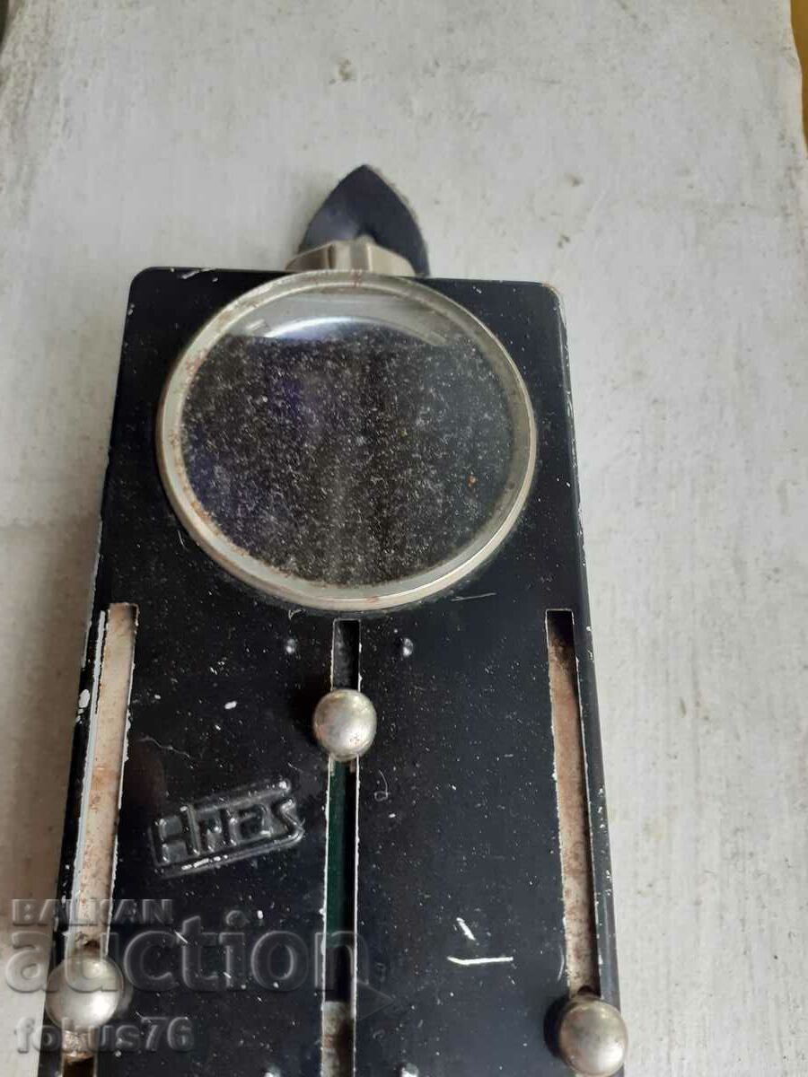 Παράδοση Παλαιός γερμανικός φακός τριχρωμίας σήματος Παράδοση Παλαιός γερμανικός φακός τριχρωμίας σήματος