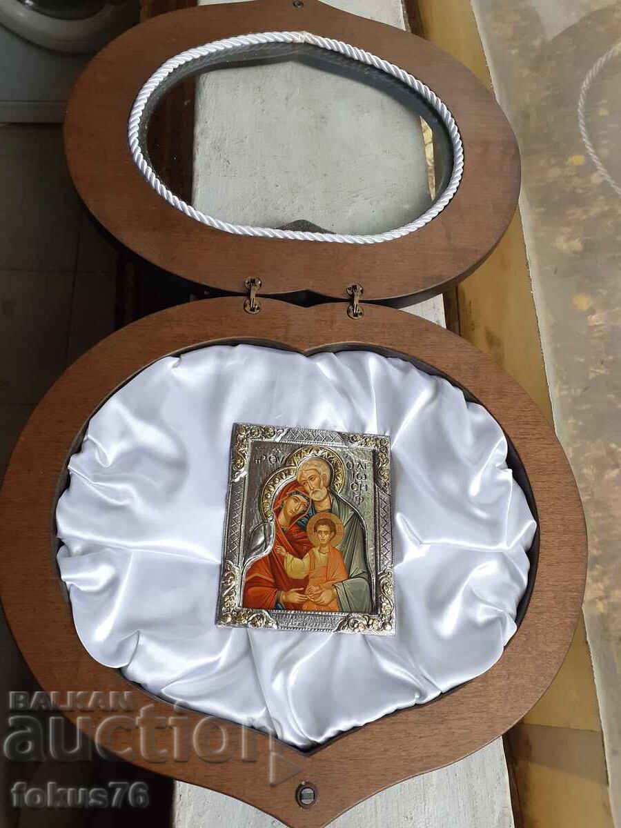 Μοναδικό ασημένιο εικονίδιο σε κουτί καρδιά με πιστοποιητικό με τιμή 350.00 BGN | € 178.95