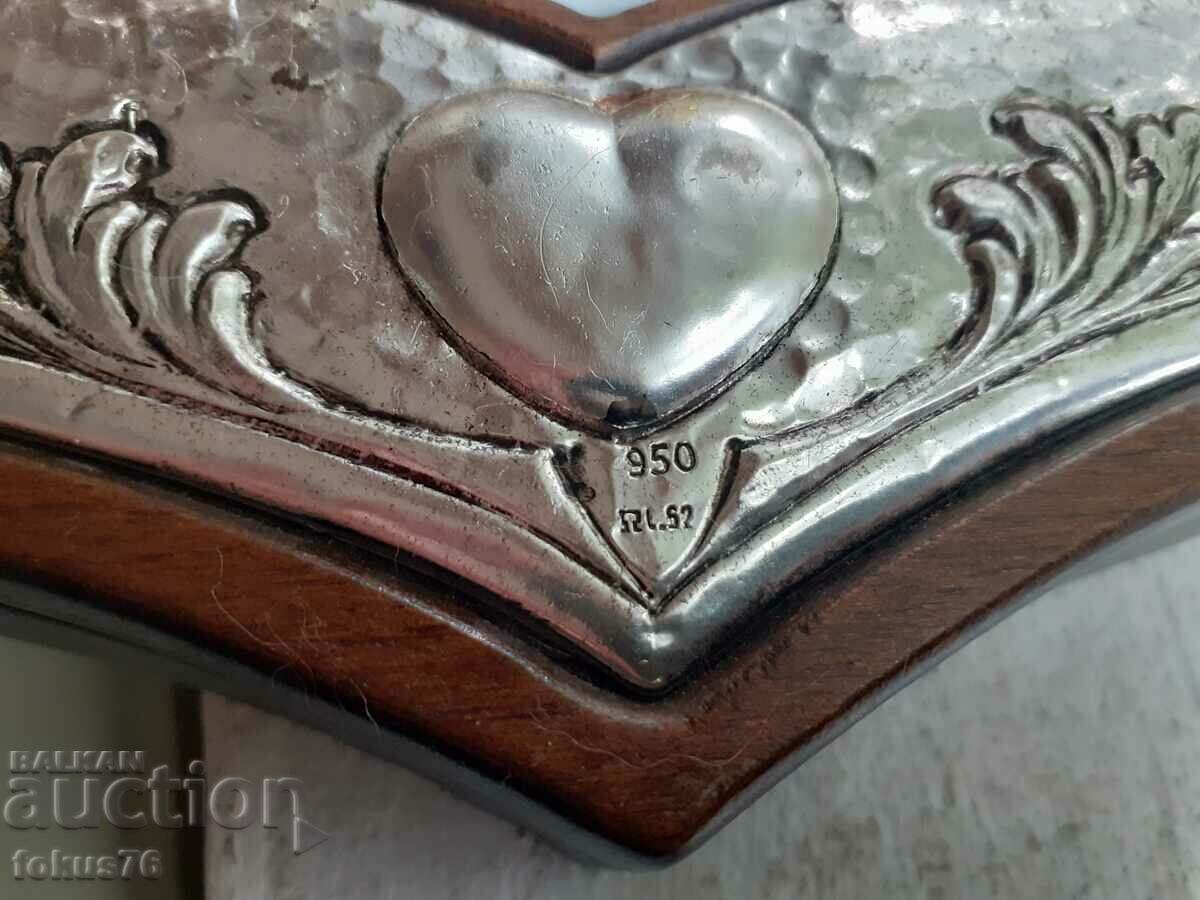 Δημοπρασία Μοναδικό ασημένιο εικονίδιο σε κουτί καρδιά με πιστοποιητικό