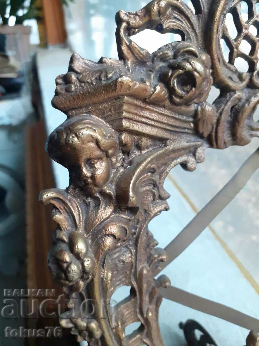 Auction A great baroque bronze photo frame Auction A great baroque bronze photo frame