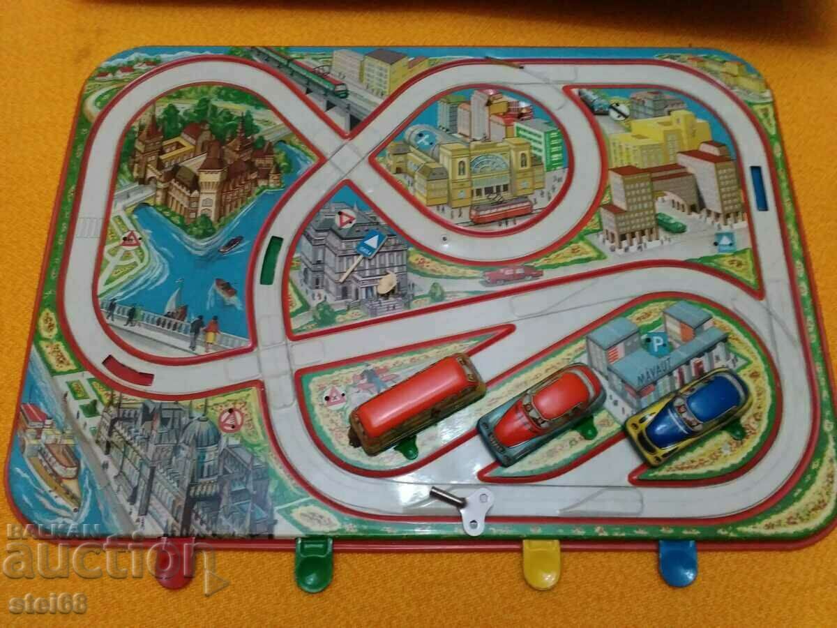 OLD TIN GAME -68-70 years with price 100.00 BGN | € 51.13 OLD TIN GAME -68-70 years with price 100.00 BGN | € 51.13