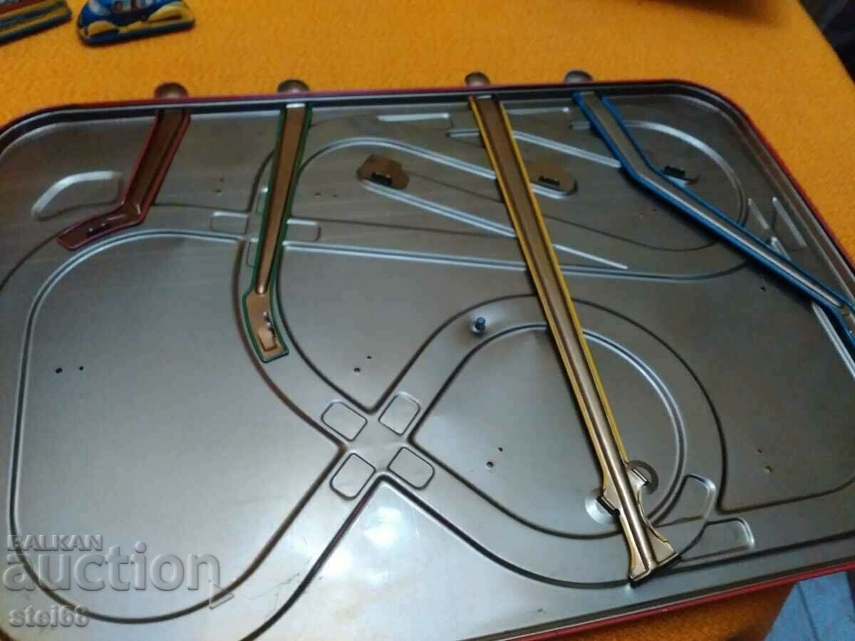 OLD TIN GAME -68-70 years - 5 OLD TIN GAME -68-70 years - 5