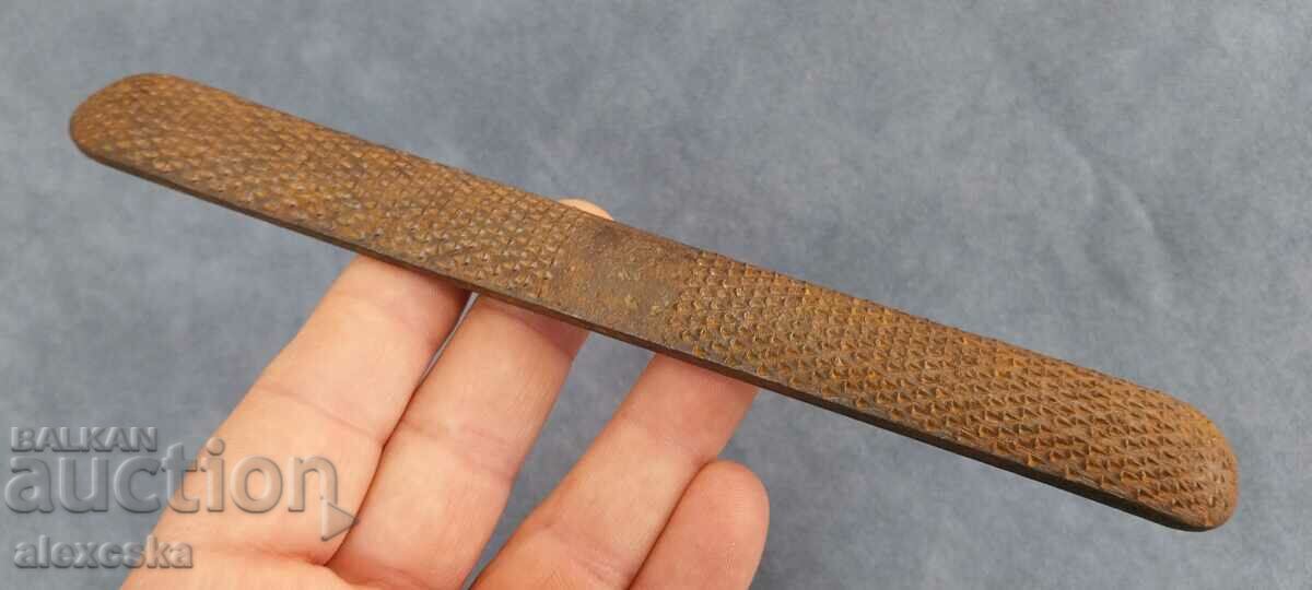 A cobbler's file with price 14.00 BGN | € 7.16 A cobbler's file with price 14.00 BGN | € 7.16