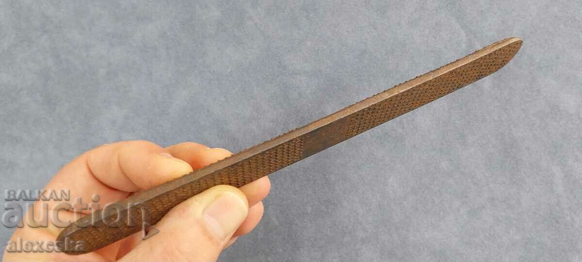 Auction A cobbler's file Auction A cobbler's file