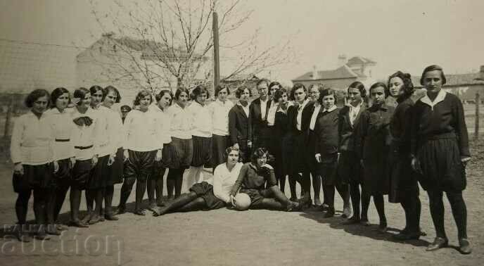 1930s SHUMEN KINGDOM BULGARIA FOOTBALL PHOTOGRAPHY with price 9.00 BGN | € 4.60 1930s SHUMEN KINGDOM BULGARIA FOOTBALL PHOTOGRAPHY with price 9.00 BGN | € 4.60