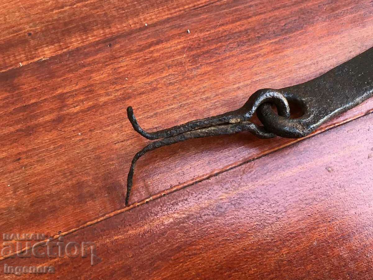 Delivery of OLD WROUGHT IRON DOOR LATCH SET-3 PIECES Delivery of OLD WROUGHT IRON DOOR LATCH SET-3 PIECES