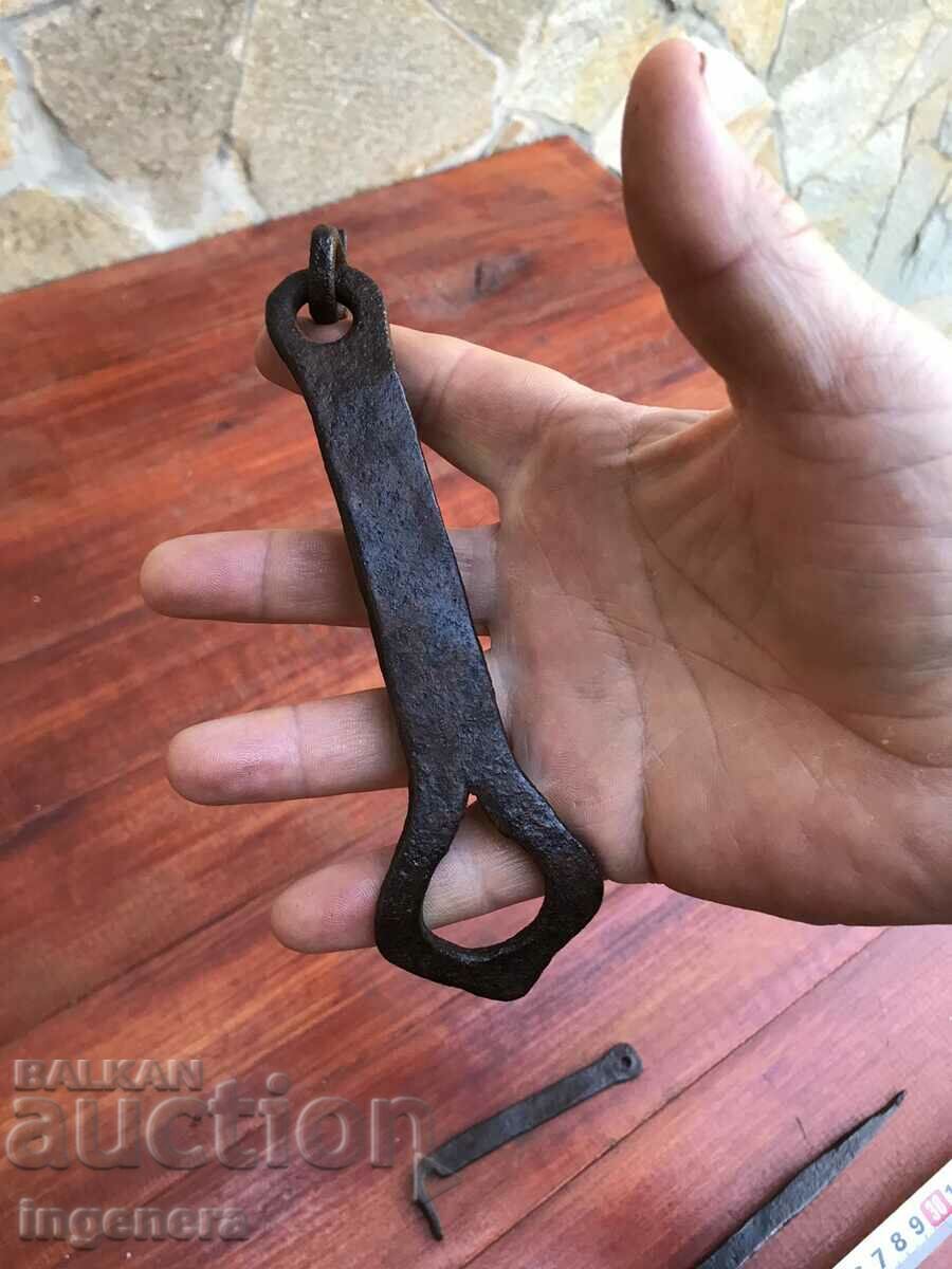 OLD WROUGHT IRON DOOR LATCH SET-3 PIECES - 7 OLD WROUGHT IRON DOOR LATCH SET-3 PIECES - 7