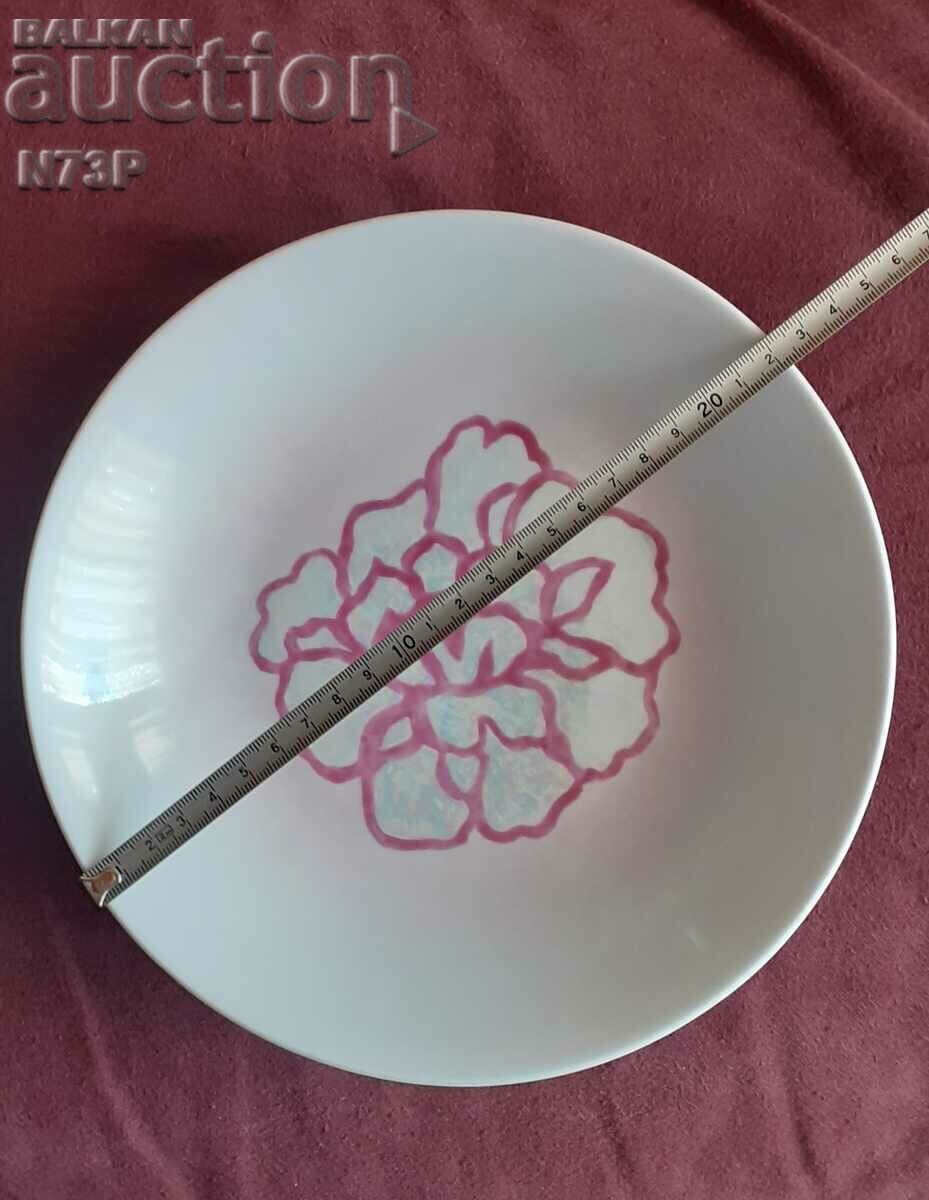 Delivery of OLD PORCELAIN PLATE. COLLECTION. HAND PAINTED. Delivery of OLD PORCELAIN PLATE. COLLECTION. HAND PAINTED.