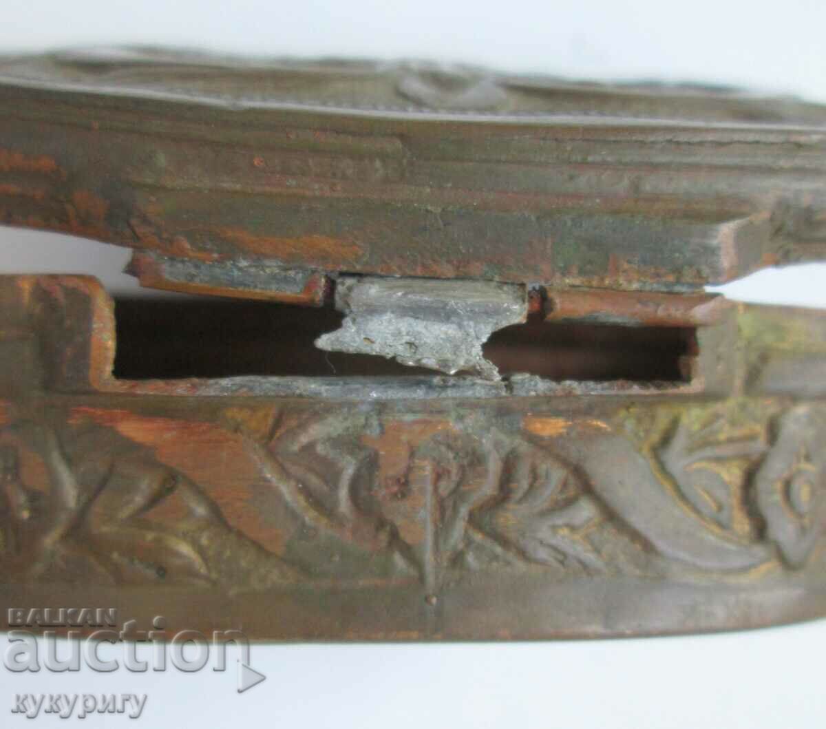 A small elliptical copper box with folk motifs - 6 A small elliptical copper box with folk motifs - 6