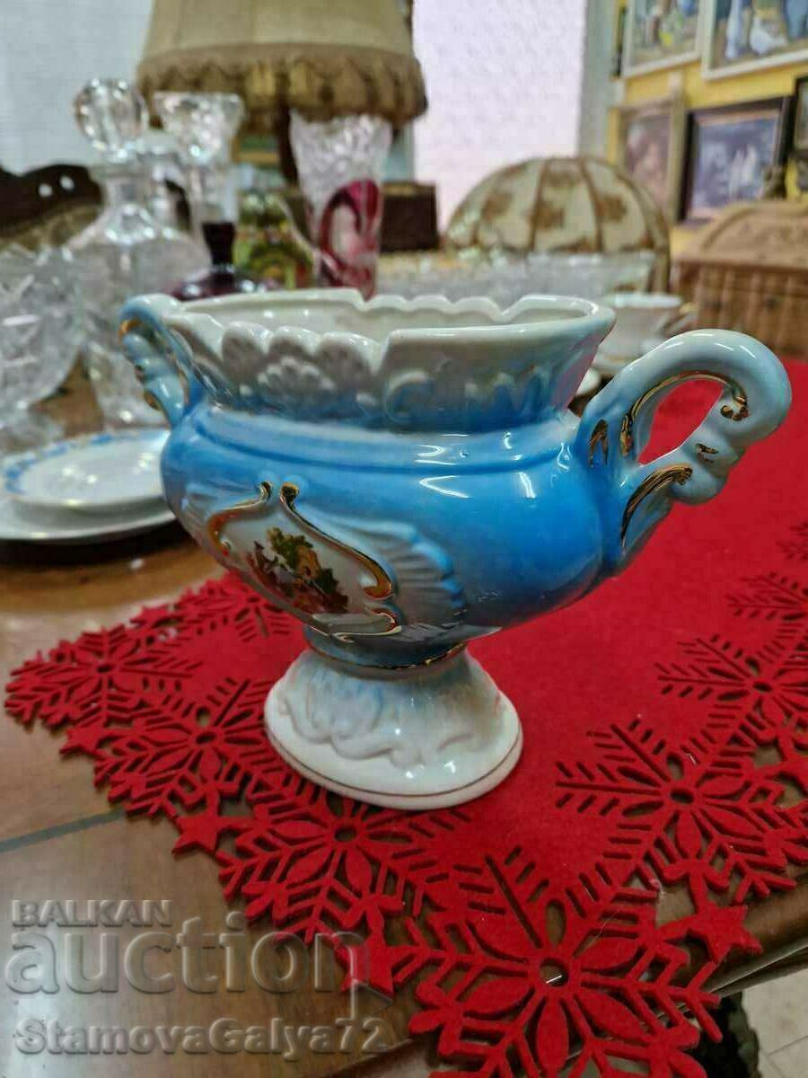 Доставка на Много красива антикварна италианска порцеланова амфора купа