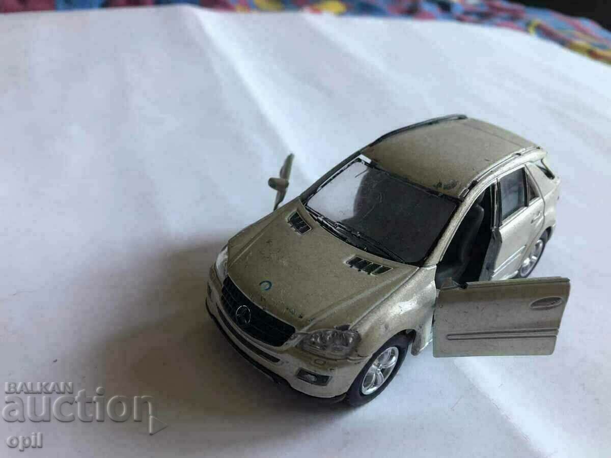 Kinsmart Mercedes-Benz ML-Class