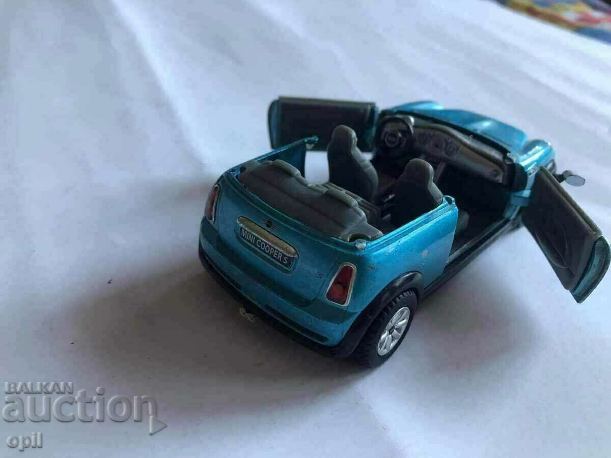 Kinsmart Mini Cooper S with price 1.00 BGN | € 0.51 Kinsmart Mini Cooper S with price 1.00 BGN | € 0.51