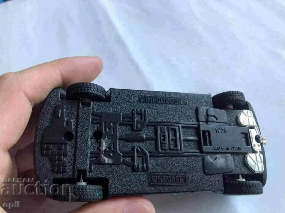 Auction Kinsmart Mini Cooper S Auction Kinsmart Mini Cooper S