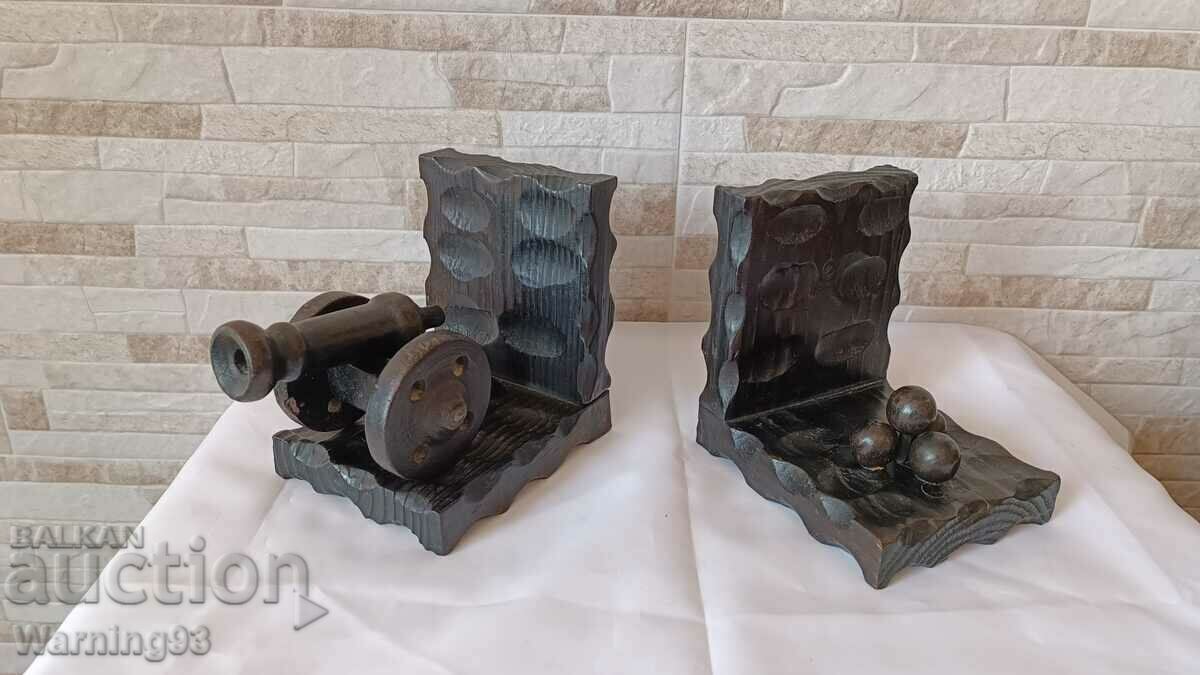 Delivery of Old wooden bookends - military theme Delivery of Old wooden bookends - military theme
