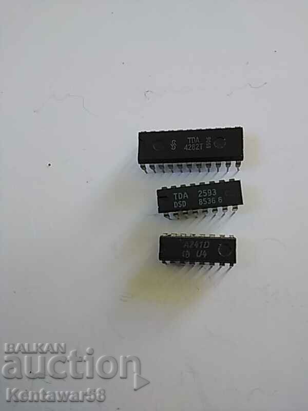 Integrated circuits TDA 4282T, 2593, 241D.