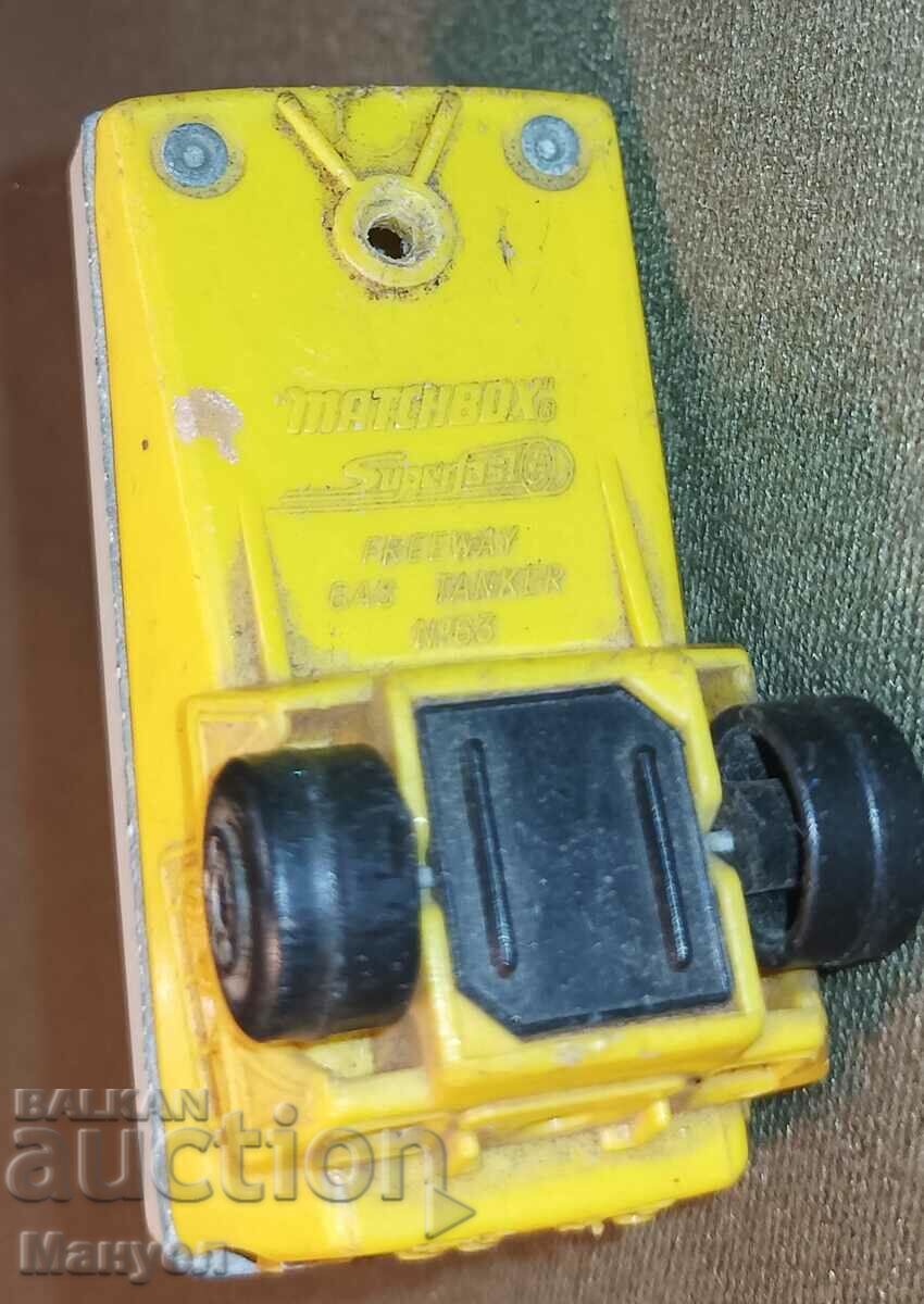 Selling a Matchbox. - 5 Selling a Matchbox. - 5