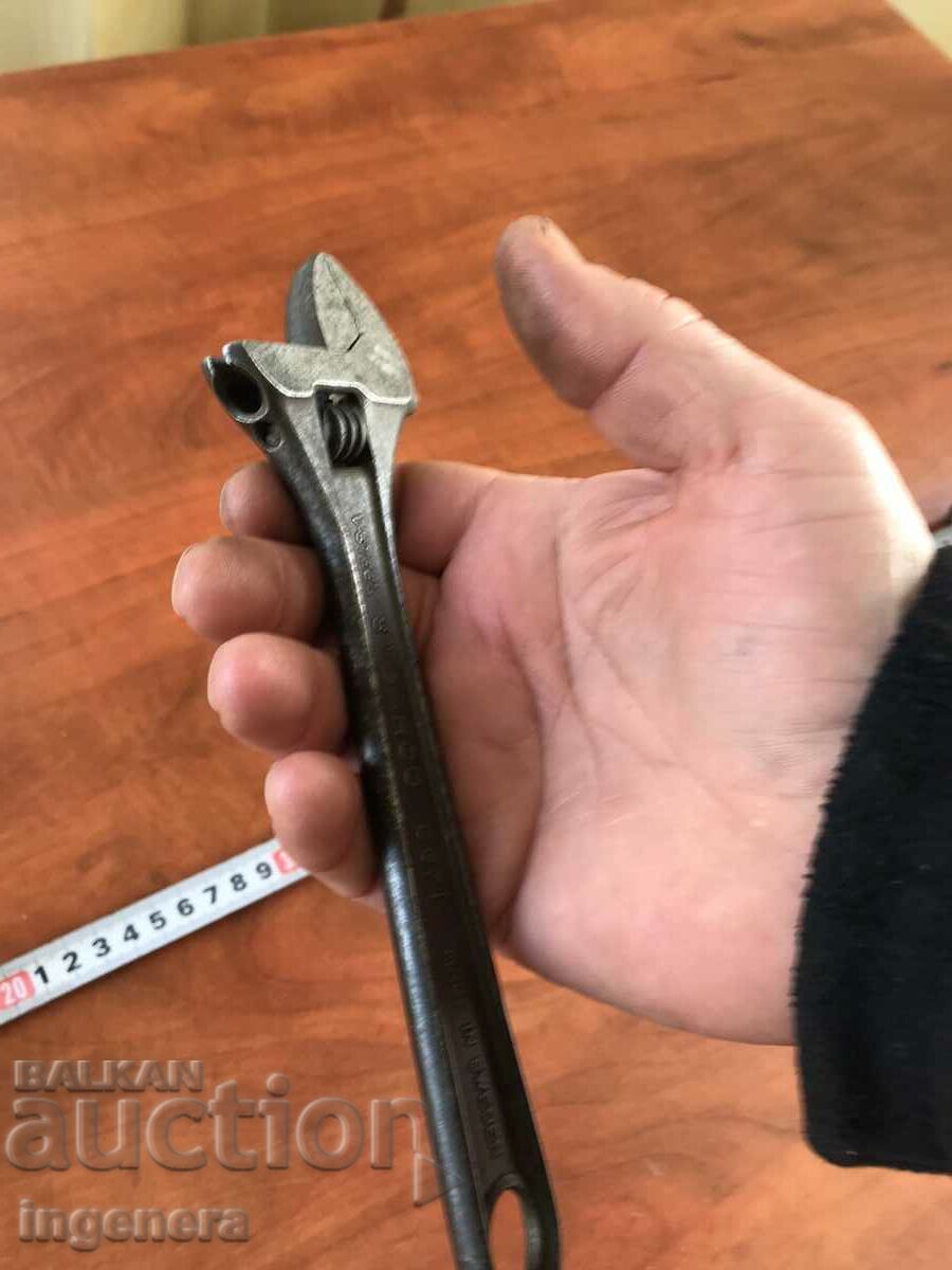 Auction FRENCH WRENCH - OLD SWEDEN Auction FRENCH WRENCH - OLD SWEDEN