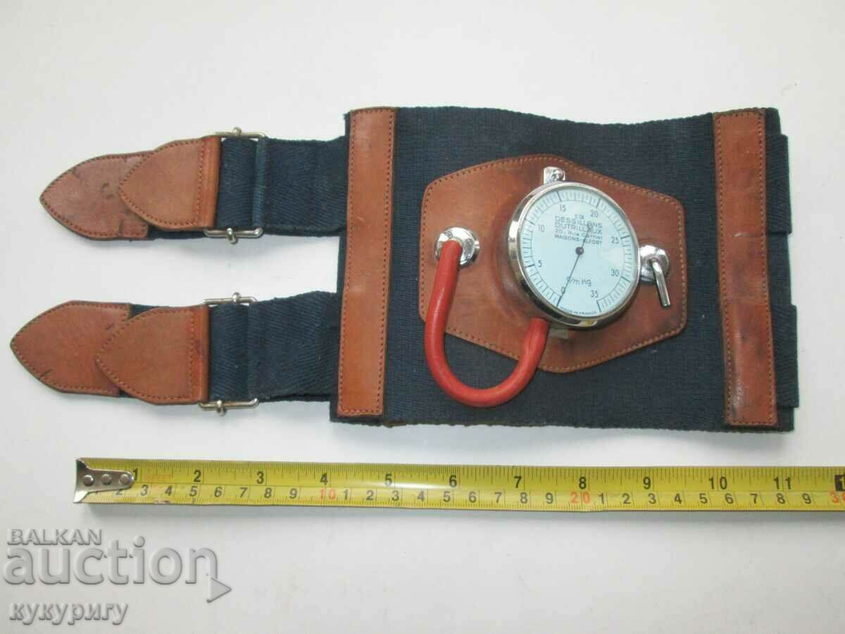 Old French medical tonometer blood pressure device with price 70.00 BGN | € 35.79 Old French medical tonometer blood pressure device with price 70.00 BGN | € 35.79