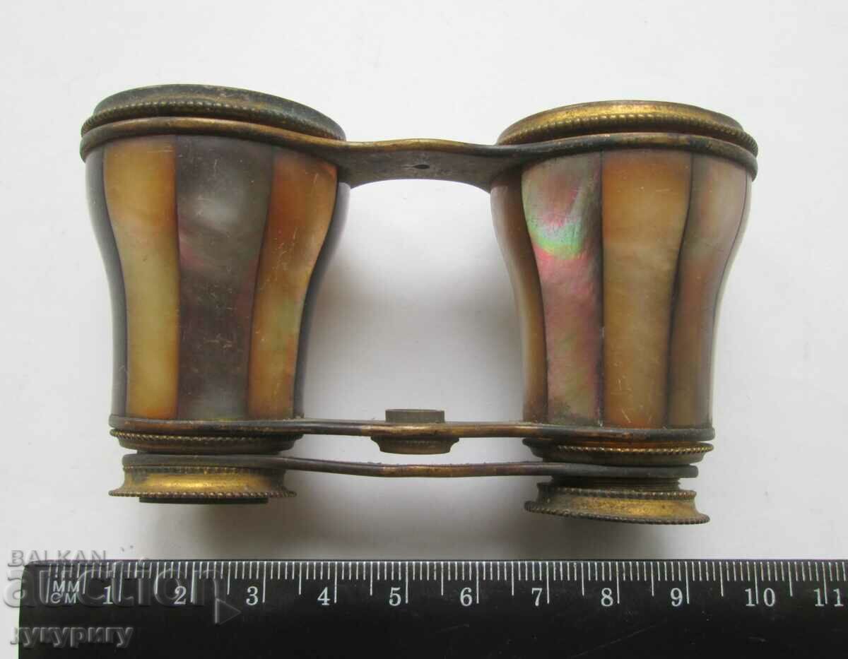 Binoclu sidefat de teatru vechi. Binoclu sidefat cu preț 45.00 BGN | € 23.01